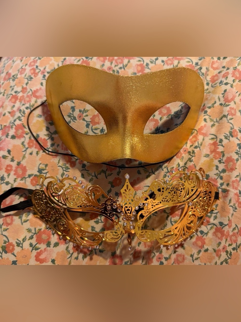 His and hers masquerade masks - gold